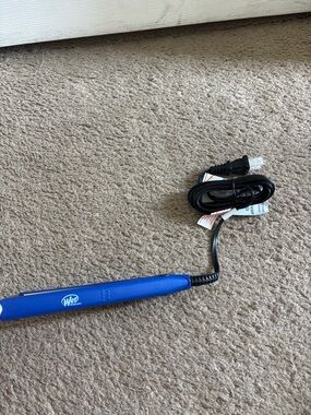 Wet Brush Electric Blue Hair Straightener